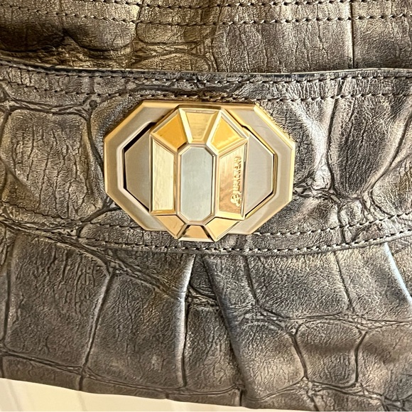 B. Makowsky Glove Leather Metallic Crossbody Hobo Bag Lock Embossed - Picture 4 of 13